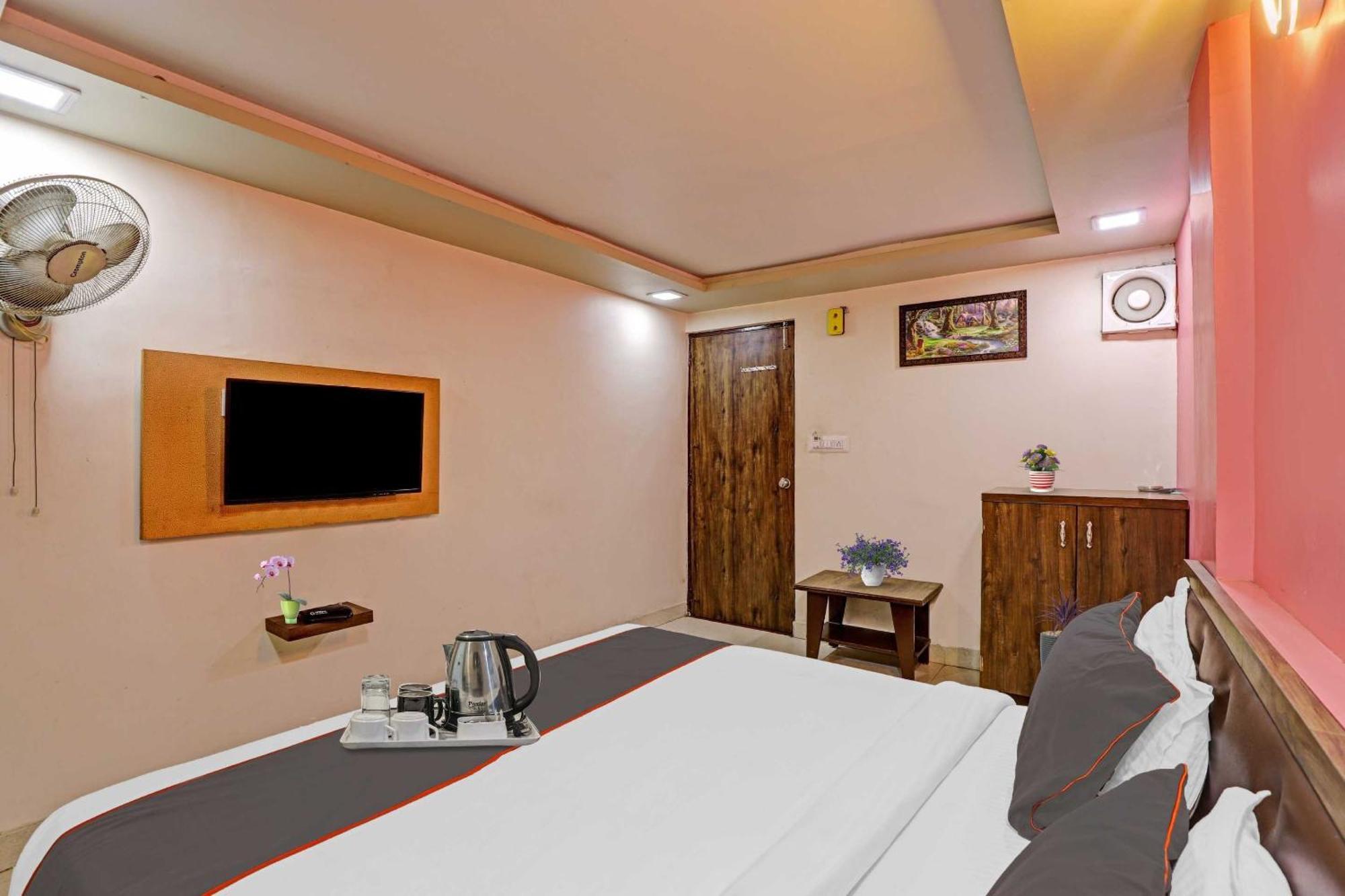 Hotel O Royal أحمد أباد المظهر الخارجي الصورة